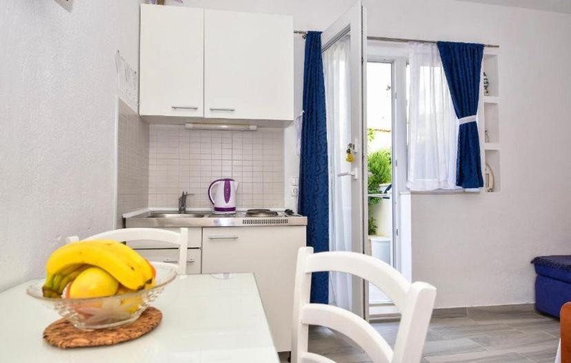 Mediteran Tucepi Luaran gambar